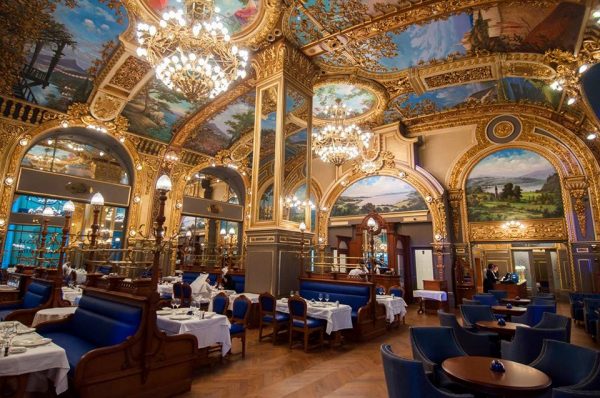 “Chevron” Coswick at the French restaurant Le Train Bleu in Doha