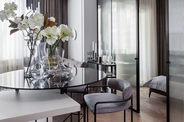 Elegant Apartment in Total Black Style